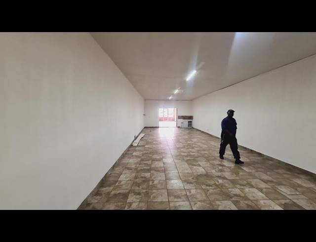 RETAIL PROPERTY TO RENT IN LYNNWOOD RIDGE